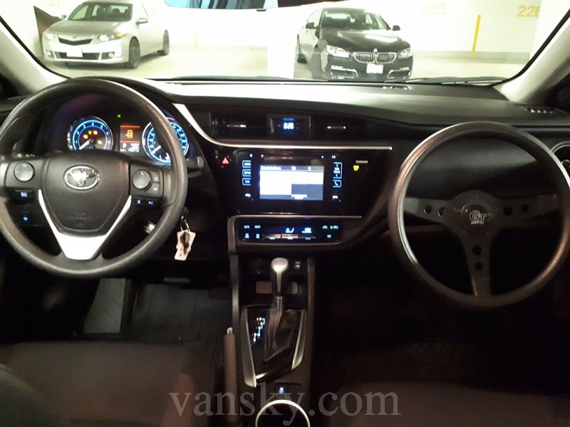 190530234324_2017 Corolla Interior.jpg